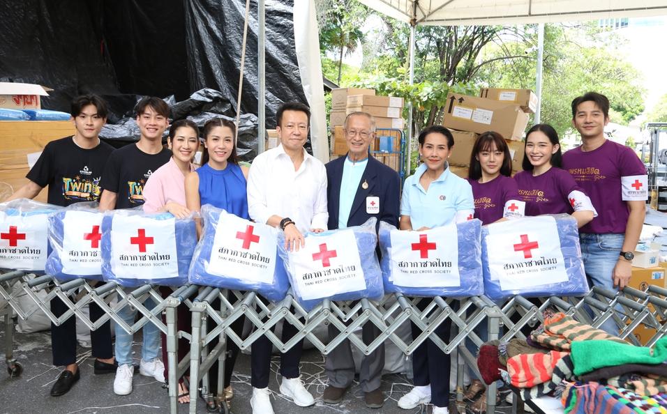 BEC Celebrities Volunteered to make Survival Bags to Support People Suffering from Coldness